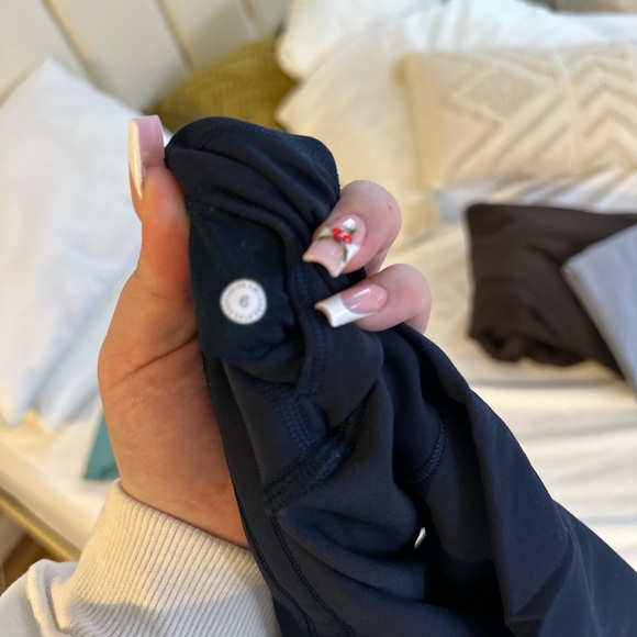 Lululemon wunder train shorts 6” - Picture 3 of 3